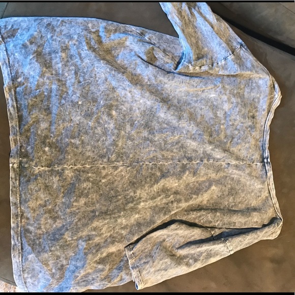 FLAG HEART TEE - Picture 3 of 3